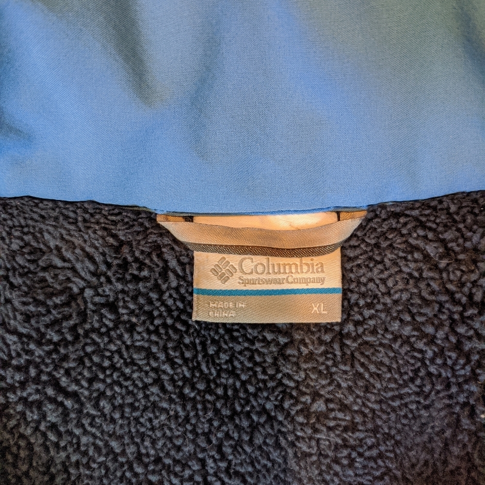 Columbia softshell jacket. - Picture 4 of 6